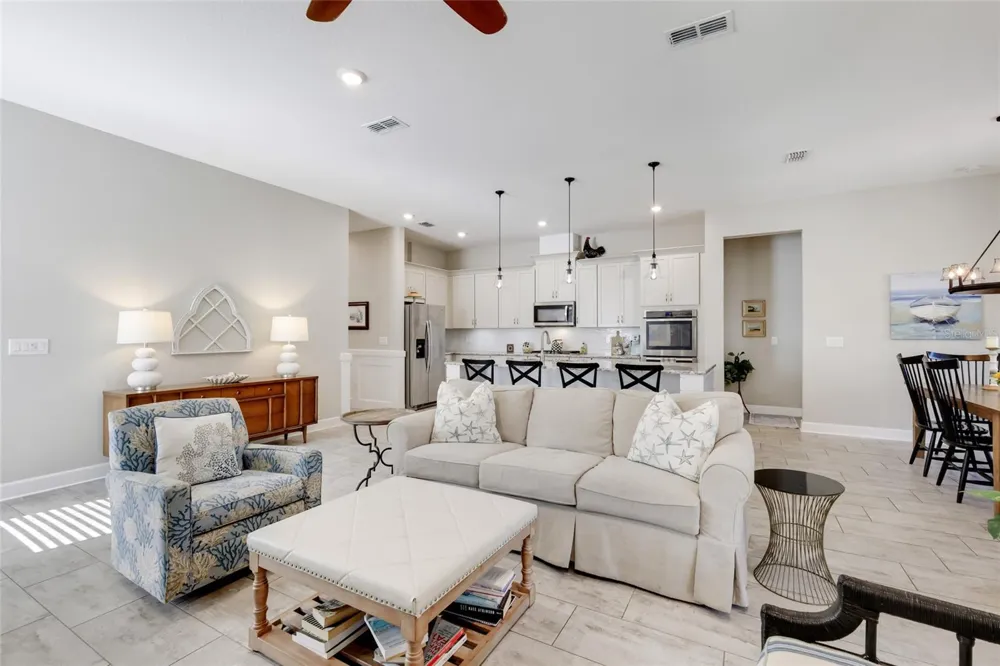 13807 AMERICAN PRAIRIE PLACE Lakewood Ranch, FL 34211