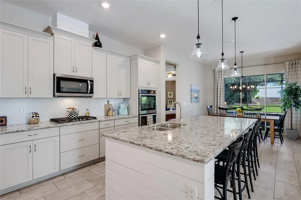 13807 AMERICAN PRAIRIE PLACE Lakewood Ranch, FL 34211