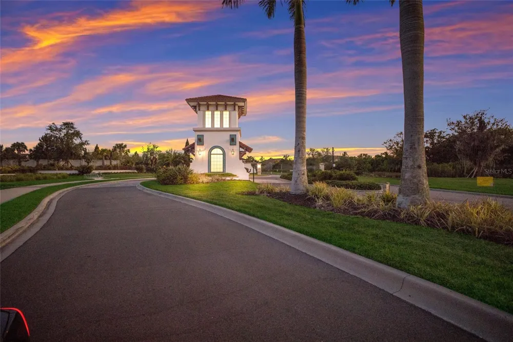 13807 AMERICAN PRAIRIE PLACE Lakewood Ranch, FL 34211