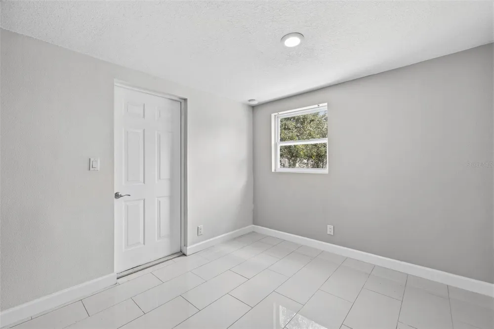 7806 TANGLEWOOD LANE Tampa, FL 33615