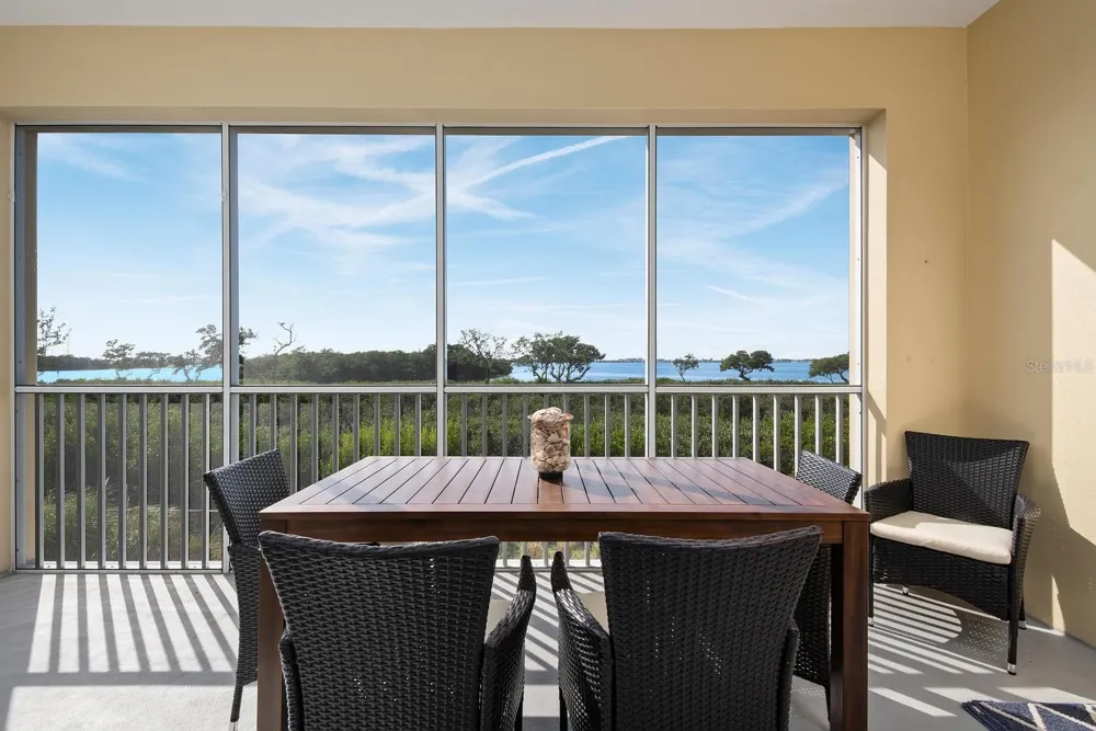 384 ARUBA CIRCLE #102 Bradenton, FL 34209