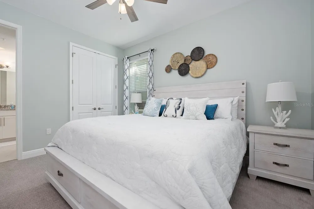 384 ARUBA CIRCLE #102 Bradenton, FL 34209