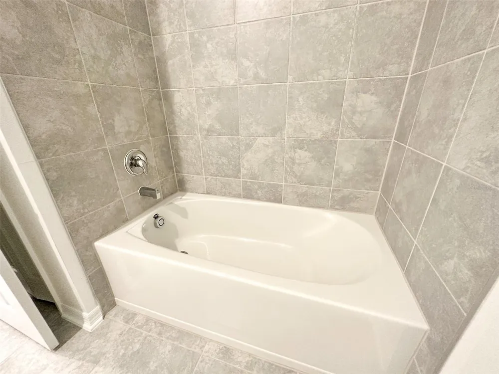 4189 BABBLING BROOK WAY Kissimmee, FL 34746