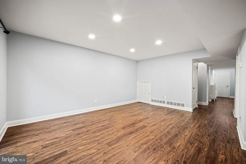 402 DANOR COURT Chesterbrook, PA 19087