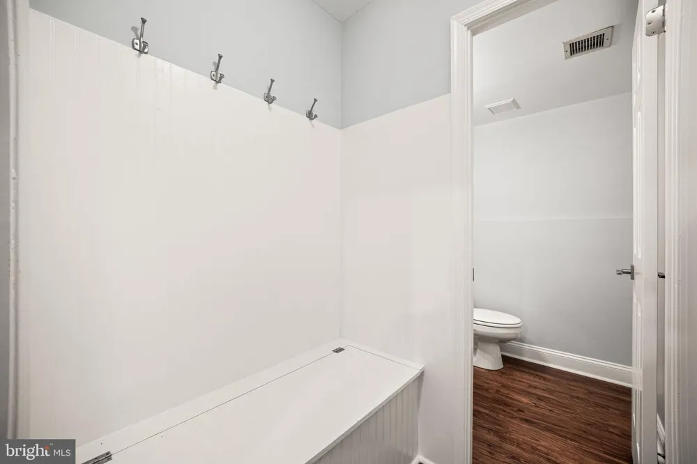 402 DANOR COURT Chesterbrook, PA 19087