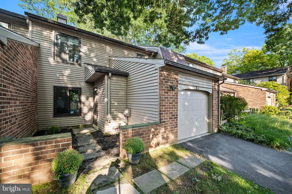 402 DANOR COURT Chesterbrook, PA 19087
