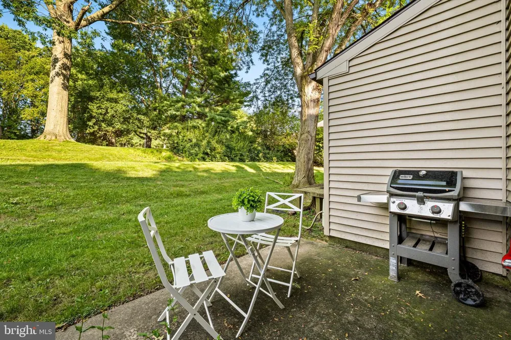 402 DANOR COURT Chesterbrook, PA 19087