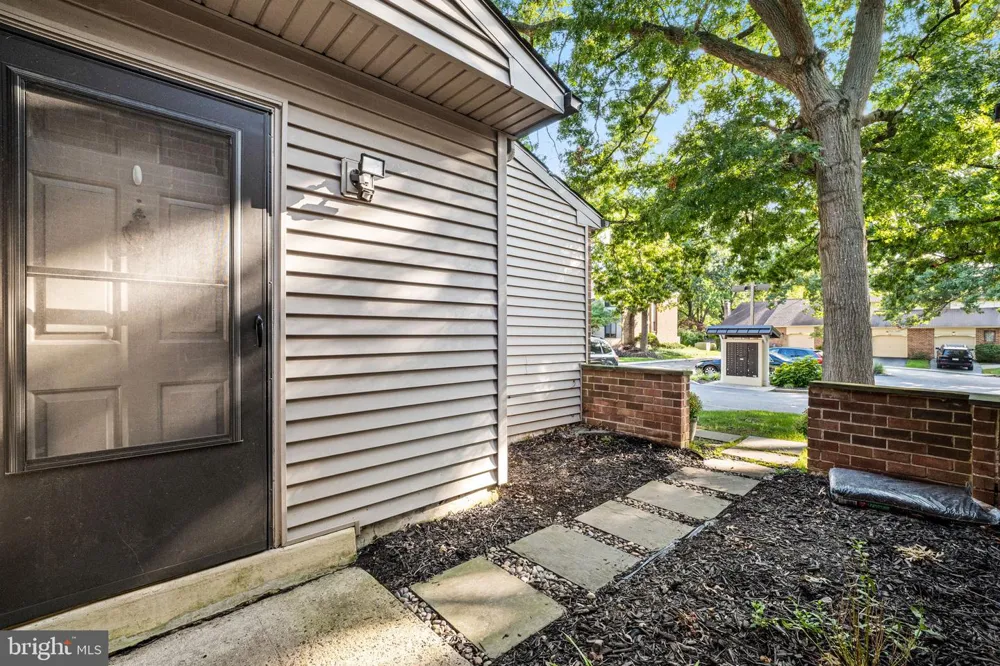 402 DANOR COURT Chesterbrook, PA 19087
