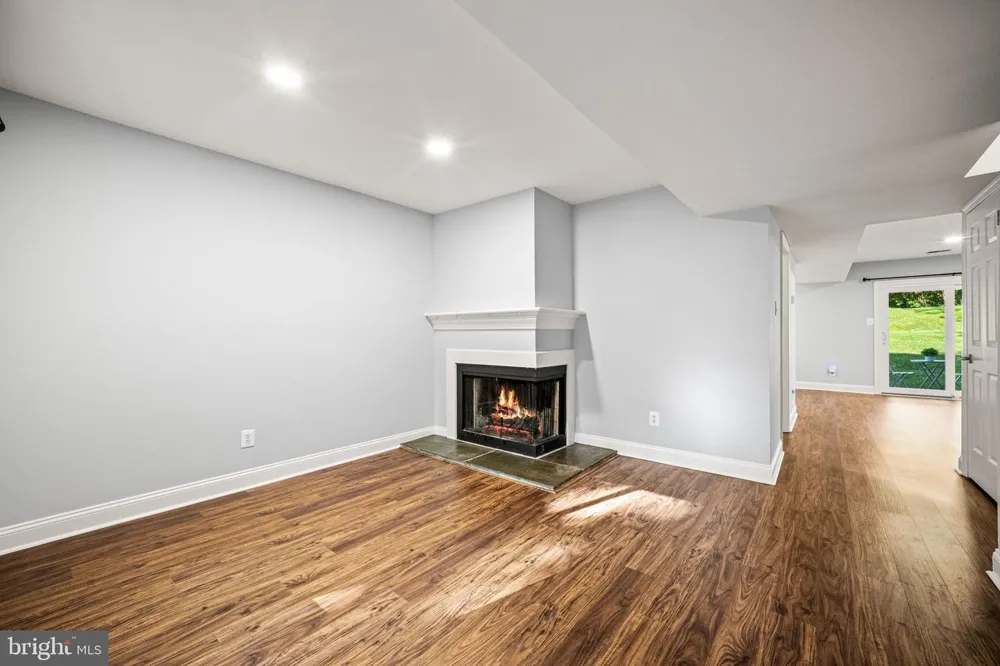402 DANOR COURT Chesterbrook, PA 19087
