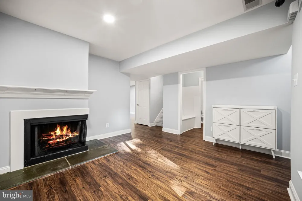 402 DANOR COURT Chesterbrook, PA 19087