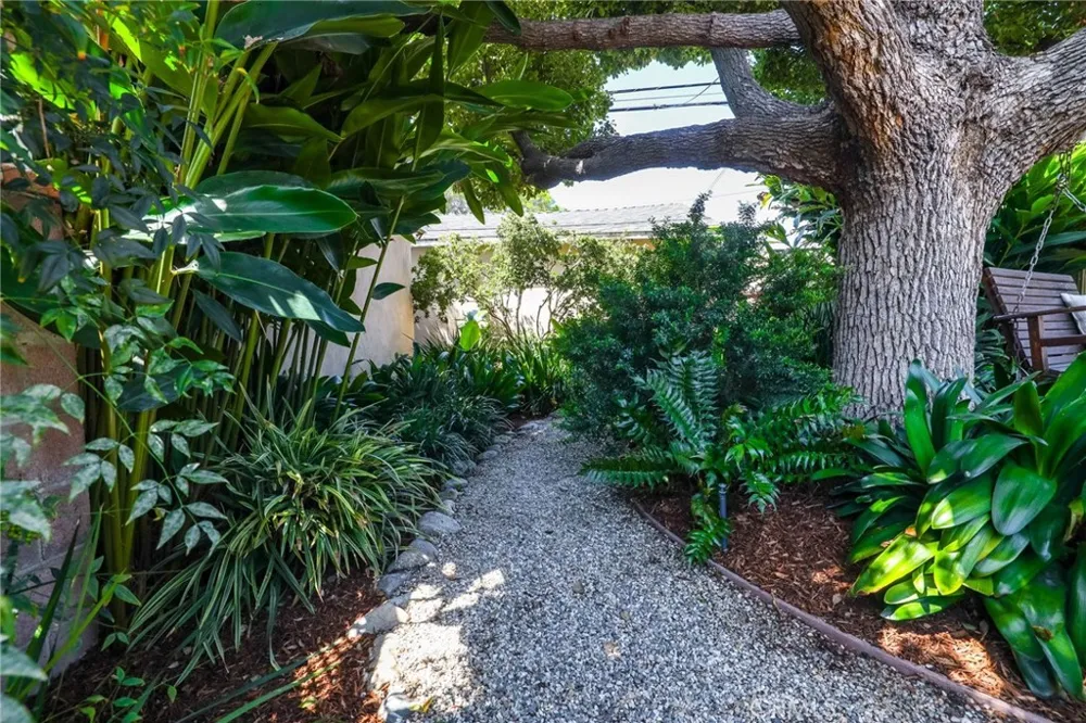 3929 Karen avenue Long Beach, CA 90808
