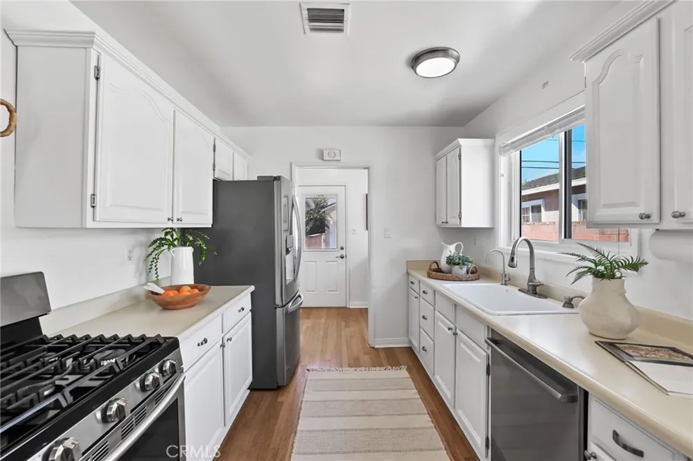 3929 Karen avenue Long Beach, CA 90808
