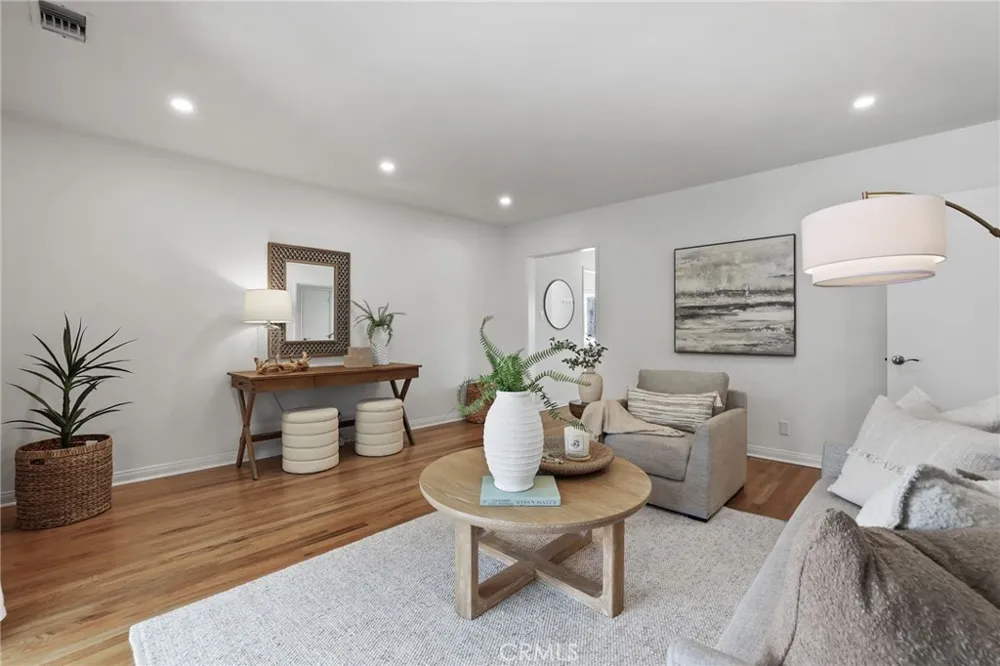 3929 Karen avenue Long Beach, CA 90808