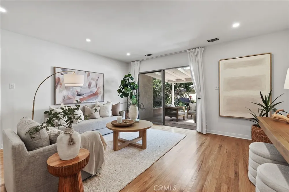 3929 Karen avenue Long Beach, CA 90808