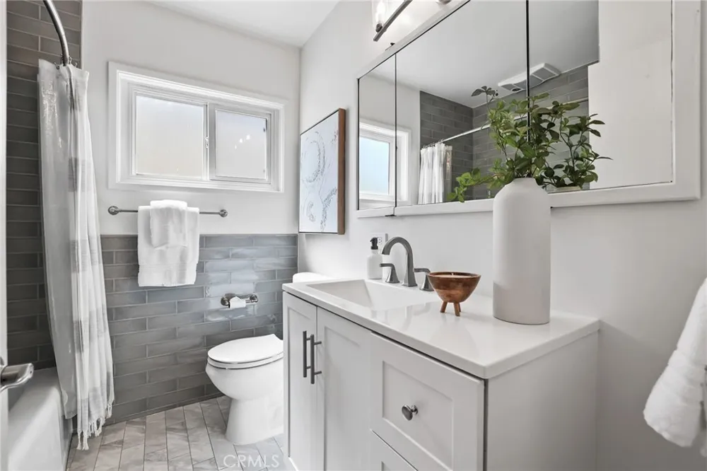 3929 Karen avenue Long Beach, CA 90808