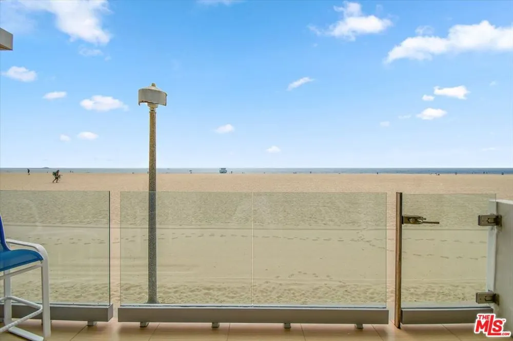 4 Jib Street #2 Marina del Rey, CA 90292