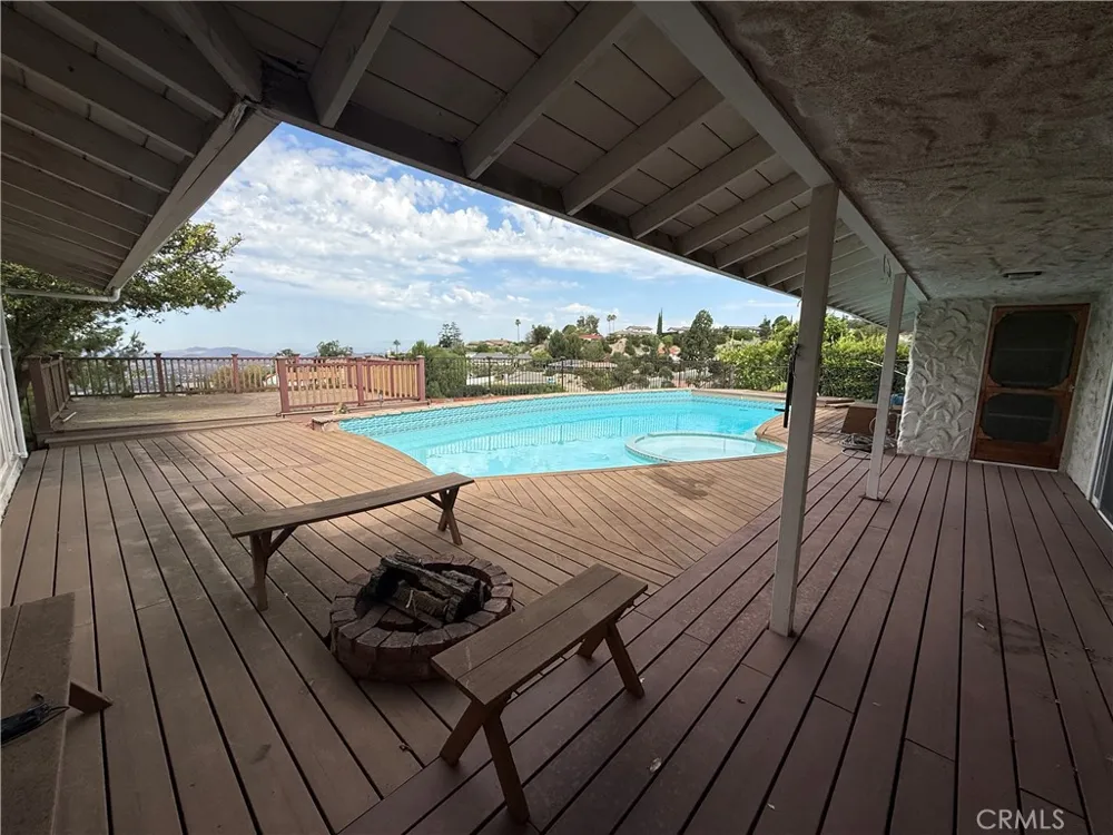 1355 Harmony Court Thousand Oaks, CA 91362