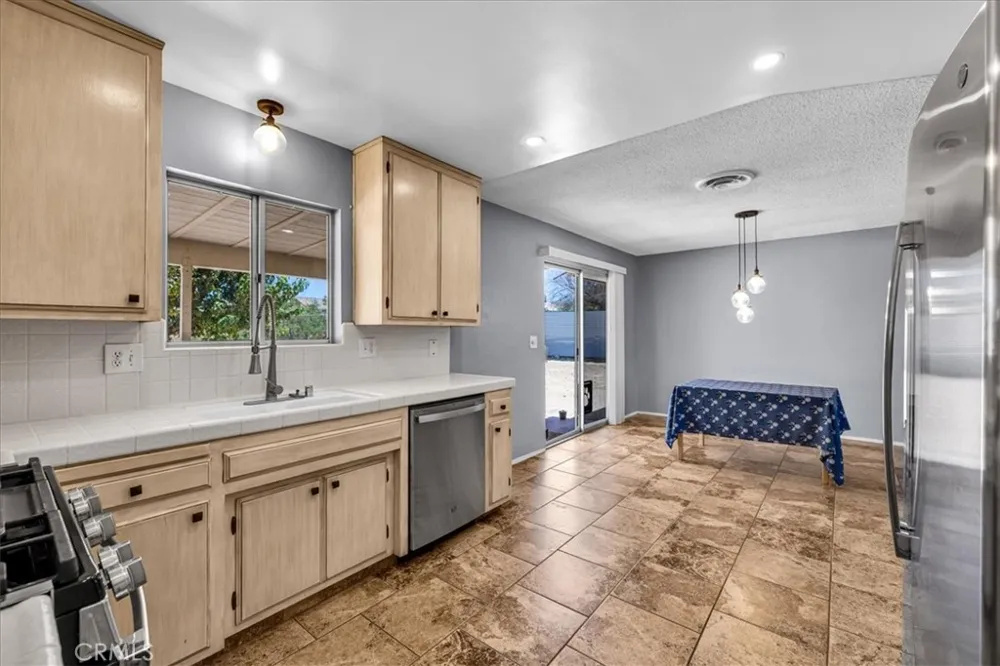 7777 Amador Avenue Yucca Valley, CA 92284