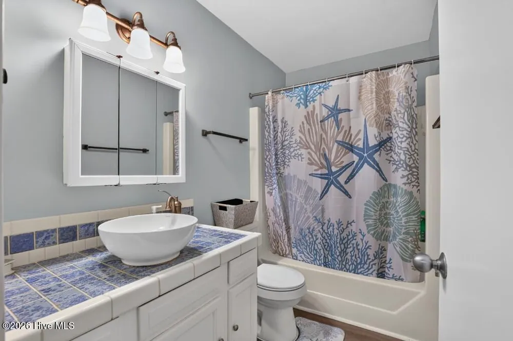6216 Harbourside Drive New Bern, NC 28560