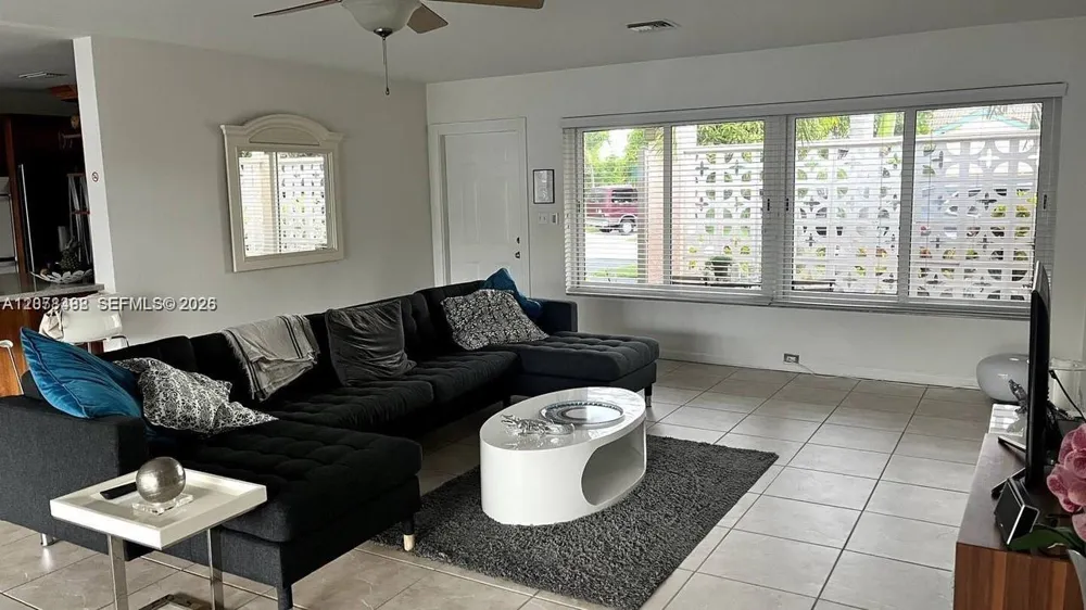 2424 SE 9th St #2424 Pompano Beach, FL 33062