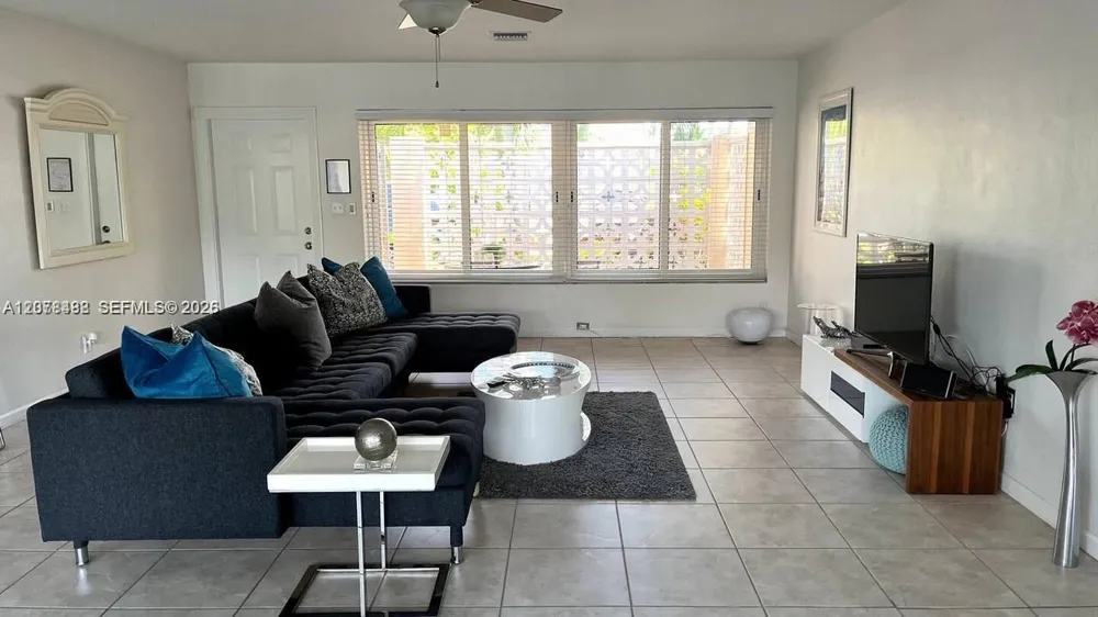 2424 SE 9th St #2424 Pompano Beach, FL 33062