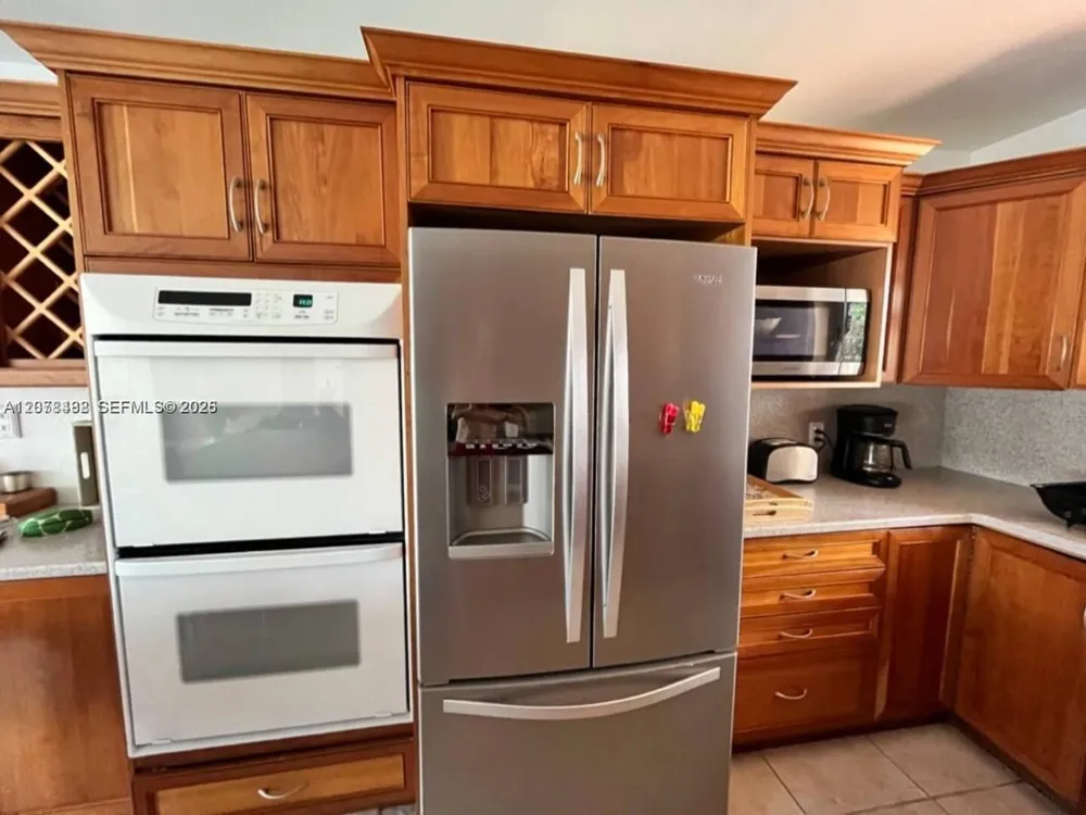 2424 SE 9th St #2424 Pompano Beach, FL 33062