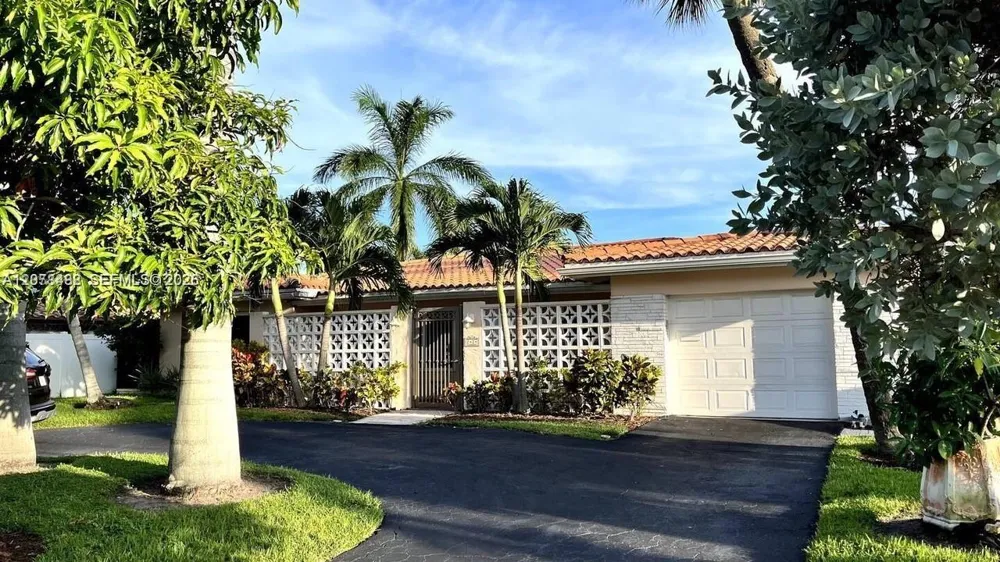 2424 SE 9th St #2424 Pompano Beach, FL 33062