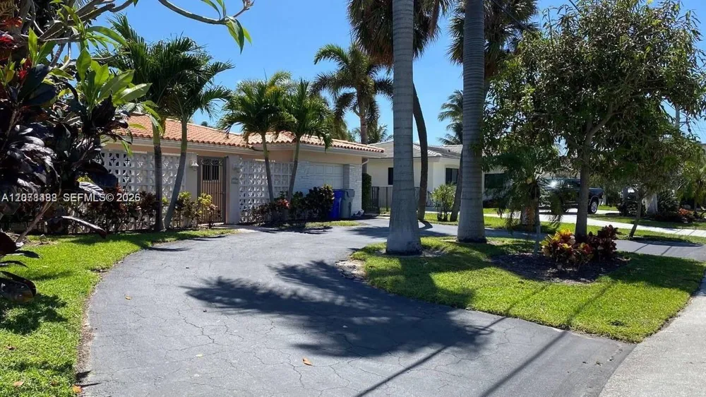 2424 SE 9th St #2424 Pompano Beach, FL 33062