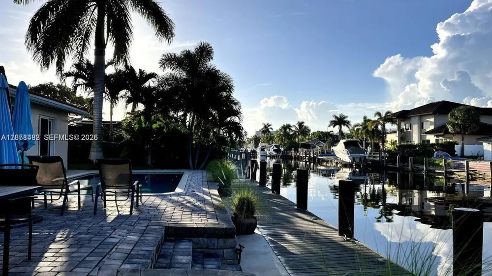 2424 SE 9th St #2424 Pompano Beach, FL 33062