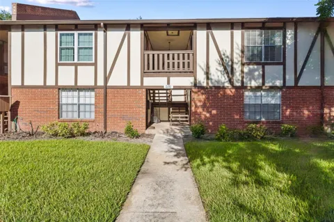 5311 HANSEL AVENUE #D14