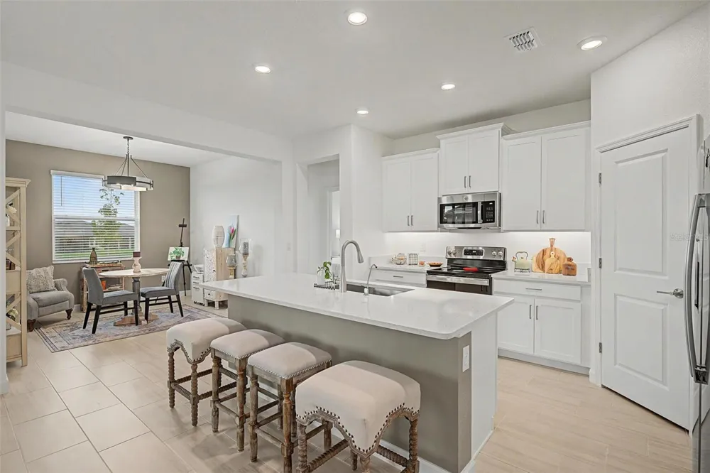 10499 GABLE DIG LOOP San Antonio, FL 33576