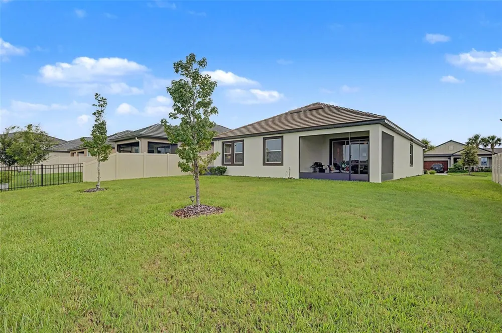 10499 GABLE DIG LOOP San Antonio, FL 33576