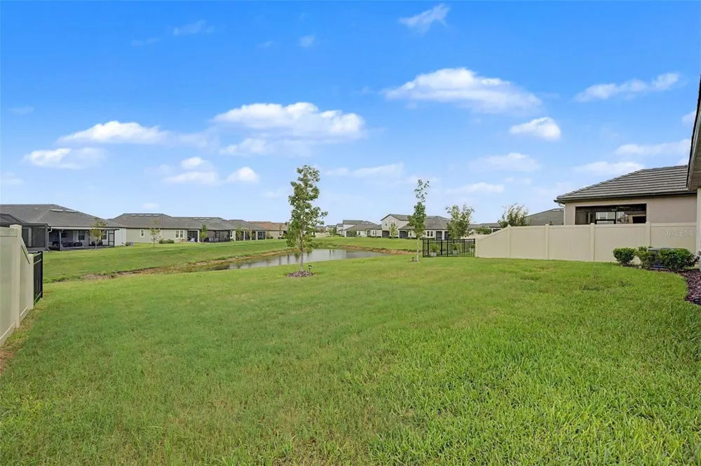 10499 GABLE DIG LOOP San Antonio, FL 33576