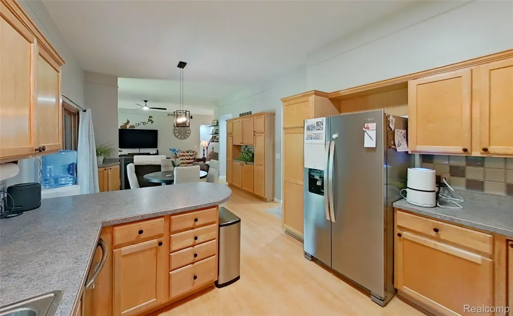 5307 Edgelake Drive Hamburg Township, MI 48169