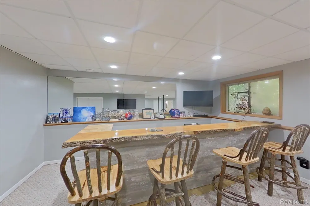 5307 Edgelake Drive Hamburg Township, MI 48169