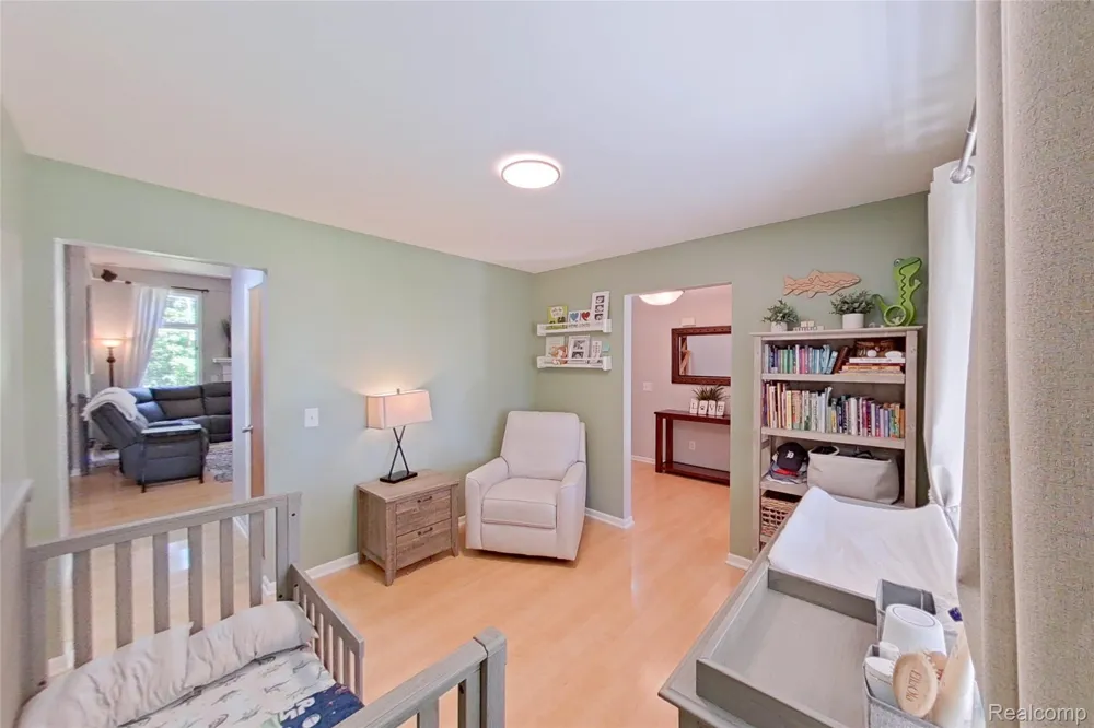 5307 Edgelake Drive Hamburg Township, MI 48169