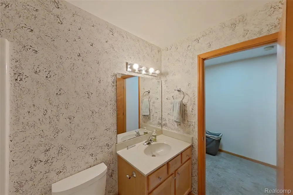 5307 Edgelake Drive Hamburg Township, MI 48169