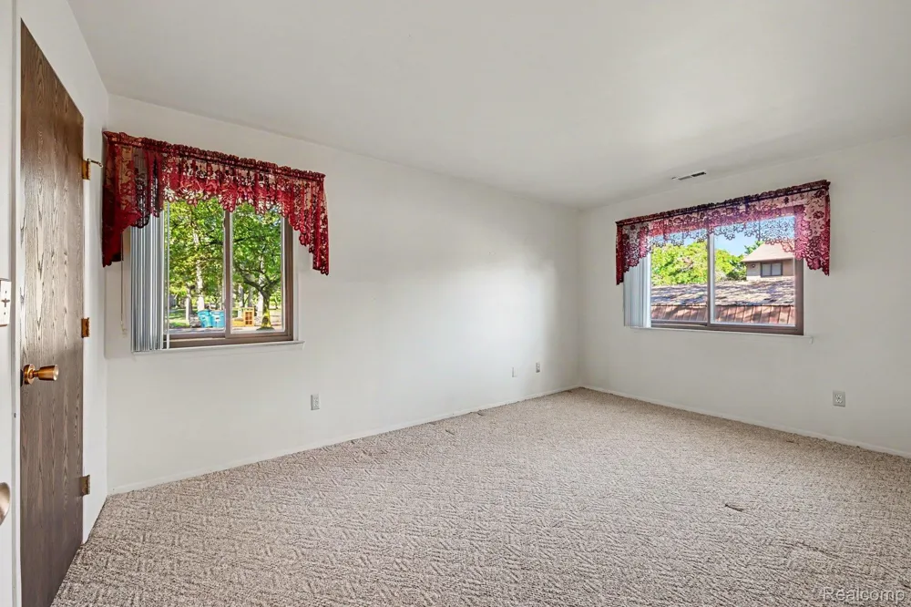 7494 Manor Circle #104 Westland City, MI 48185