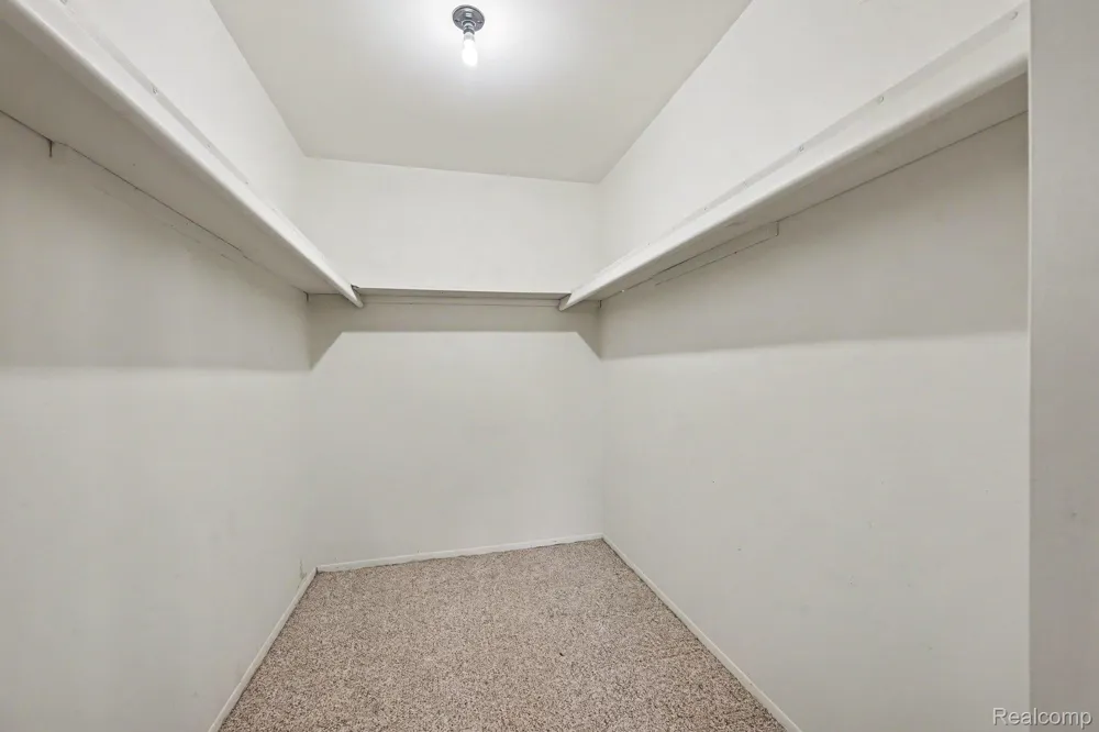 7494 Manor Circle #104 Westland City, MI 48185