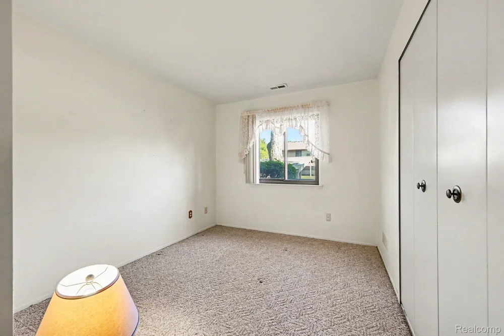 7494 Manor Circle #104 Westland City, MI 48185