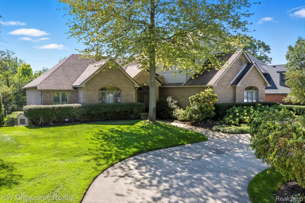 1539 Wandrei Court Commerce Charter Township, MI 48382