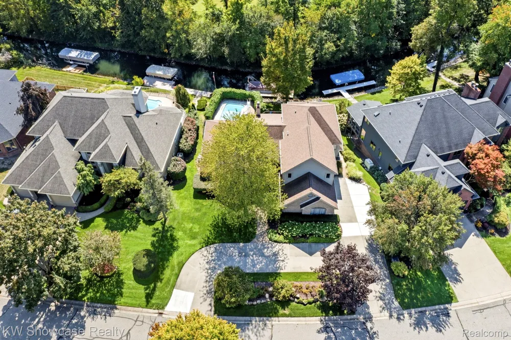 1539 Wandrei Court Commerce Charter Township, MI 48382