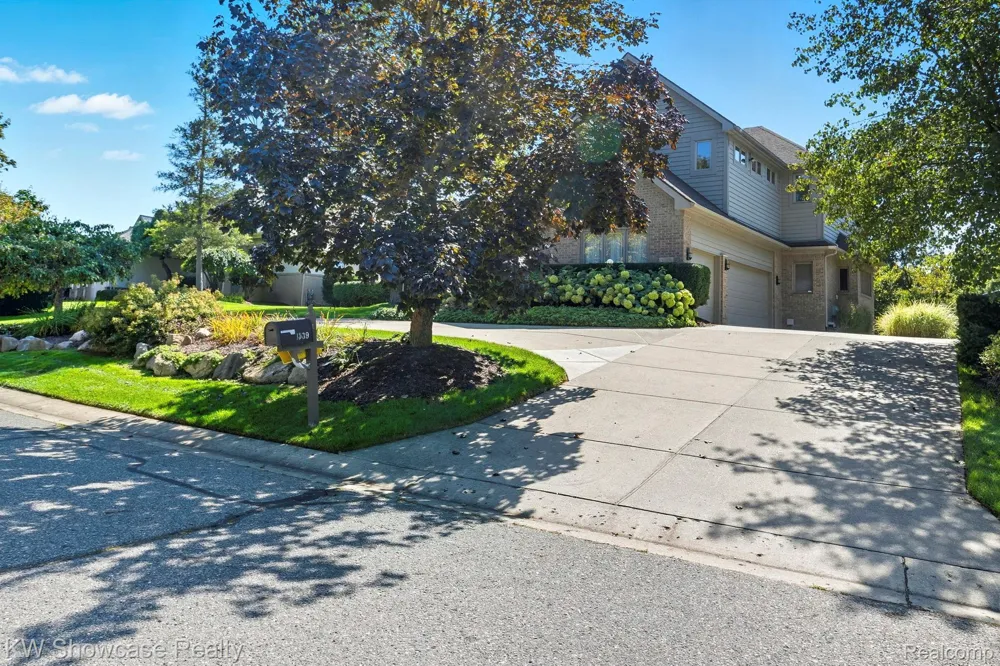 1539 Wandrei Court Commerce Charter Township, MI 48382