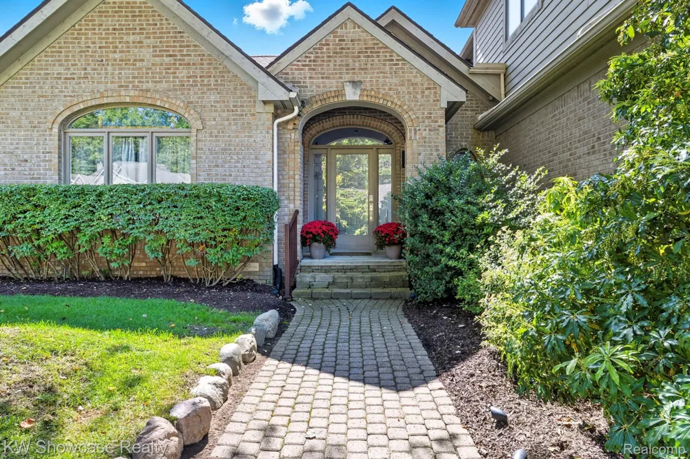 1539 Wandrei Court Commerce Charter Township, MI 48382