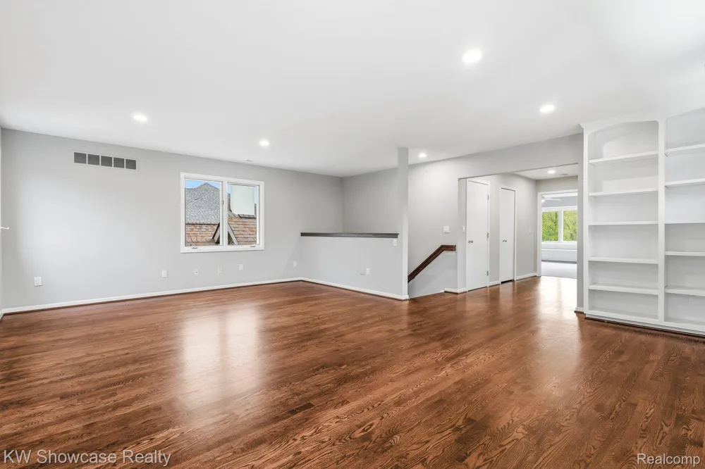 1539 Wandrei Court Commerce Charter Township, MI 48382