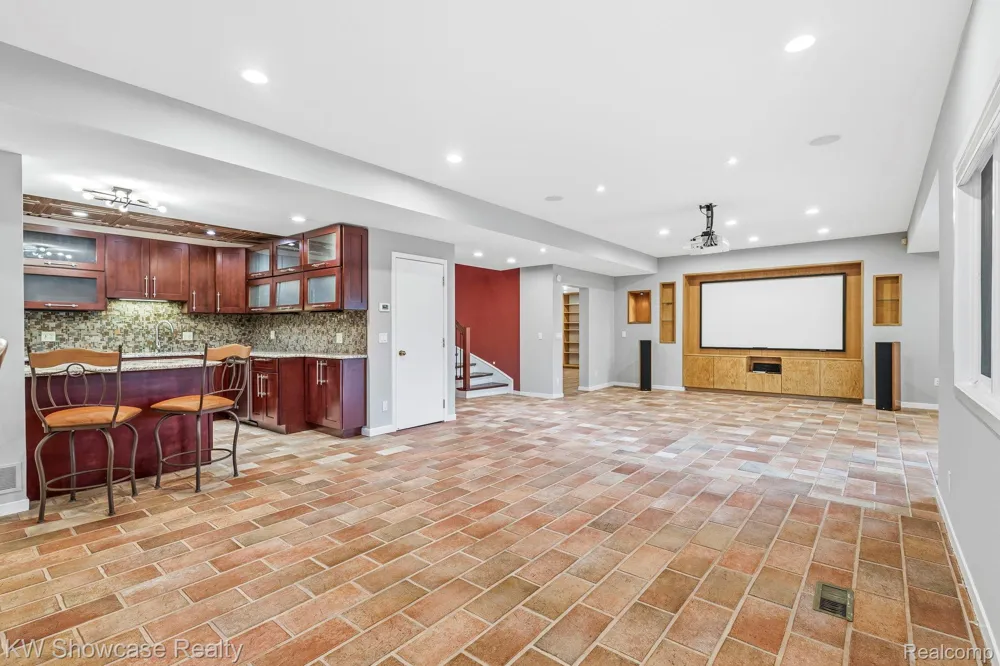 1539 Wandrei Court Commerce Charter Township, MI 48382