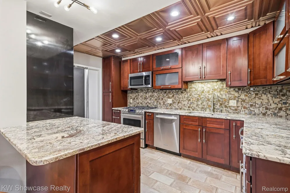 1539 Wandrei Court Commerce Charter Township, MI 48382