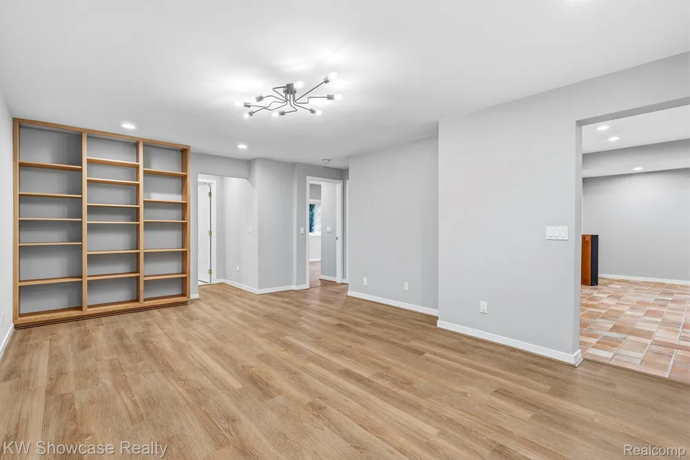 1539 Wandrei Court Commerce Charter Township, MI 48382