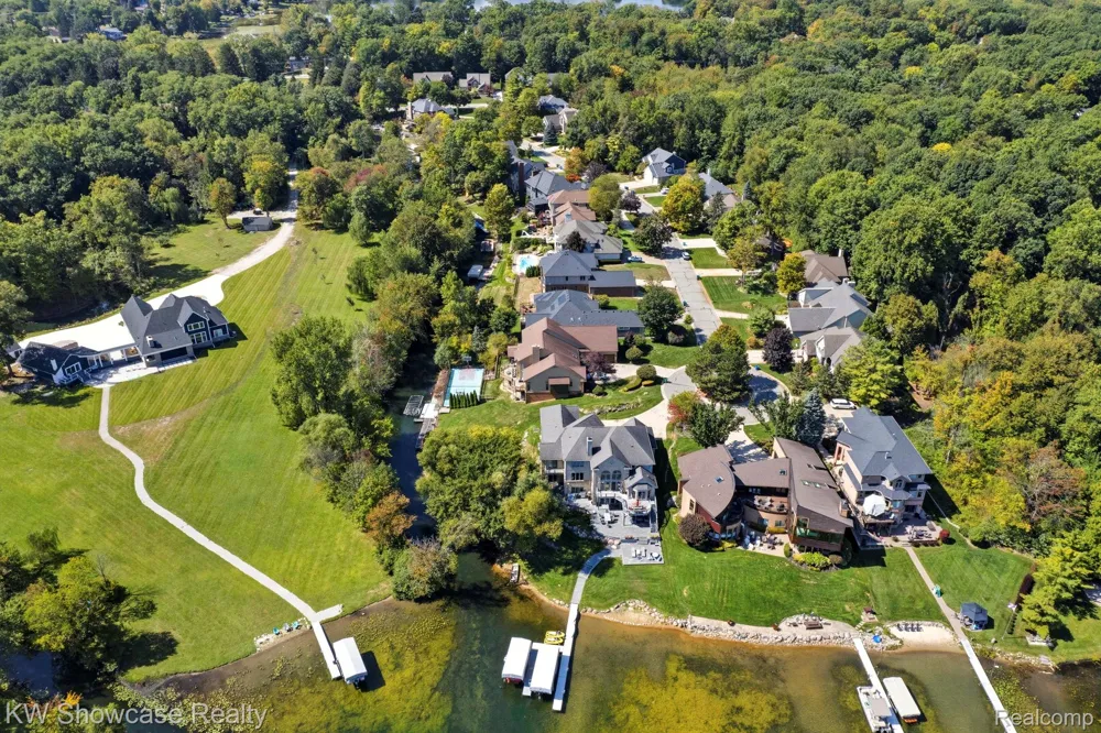 1539 Wandrei Court Commerce Charter Township, MI 48382