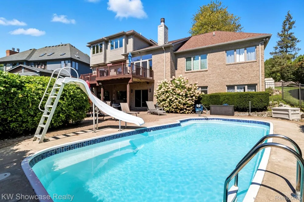 1539 Wandrei Court Commerce Charter Township, MI 48382